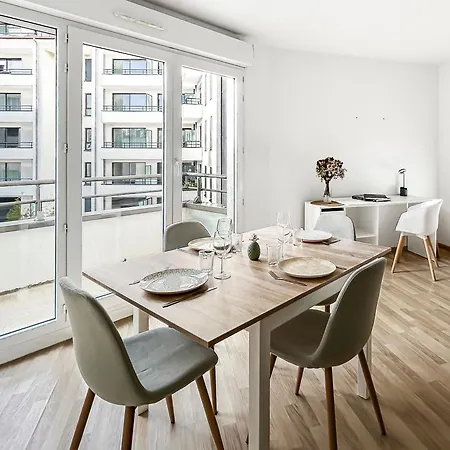 T2 Moderne Terrasse, Parking, Proche Commerces Apartment *
