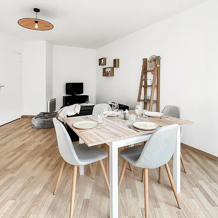 T2 Moderne Terrasse, Parking, Proche Commerces Appartamento
