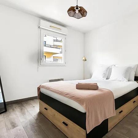 Apartment T2 Moderne Terrasse, Parking, Proche Commerces Rouen