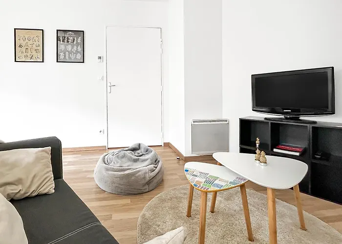 T2 Moderne Terrasse, Parking, Proche Commerces شقة