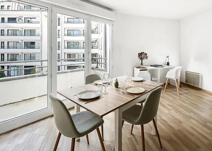 T2 Moderne Terrasse, Parking, Proche Commerces شقة *