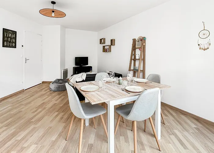 T2 Moderne Terrasse, Parking, Proche Commerces شقة