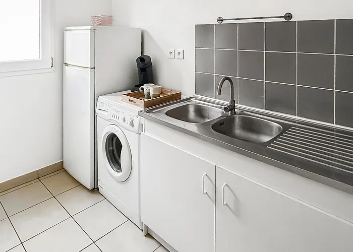 T2 Moderne Terrasse, Parking, Proche Commerces شقة روان